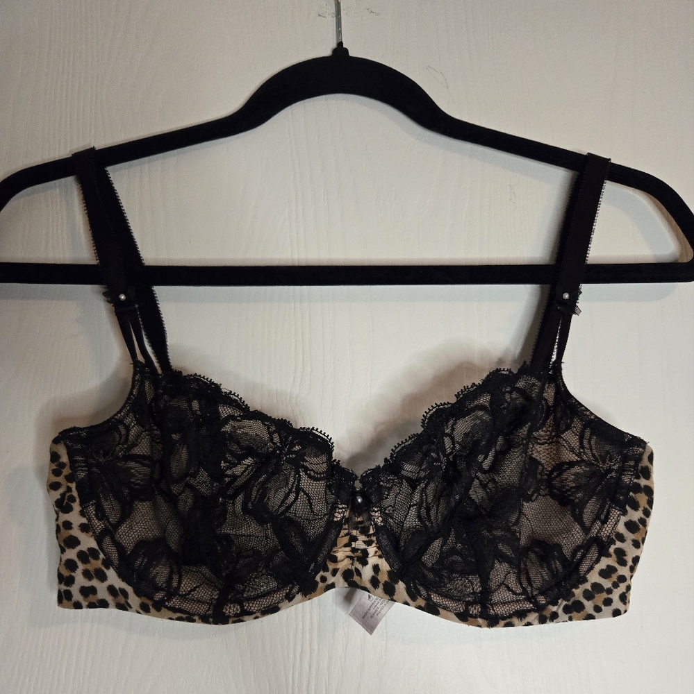 Victoria's Secret Lingerie Angels Love Lace Unlined Demi Bra 34D